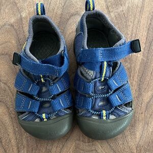 Keen Blue and Gray Sport Sandals with Closed-Toe Design